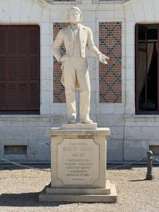 Statue Jean-Eugène Robert-Houdin à Blois